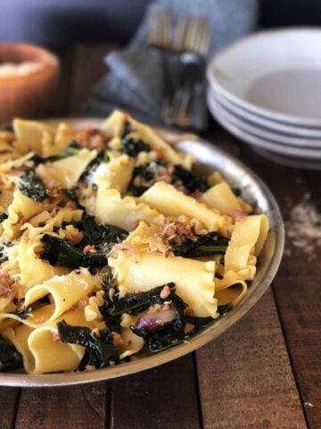 broken noodles closeup