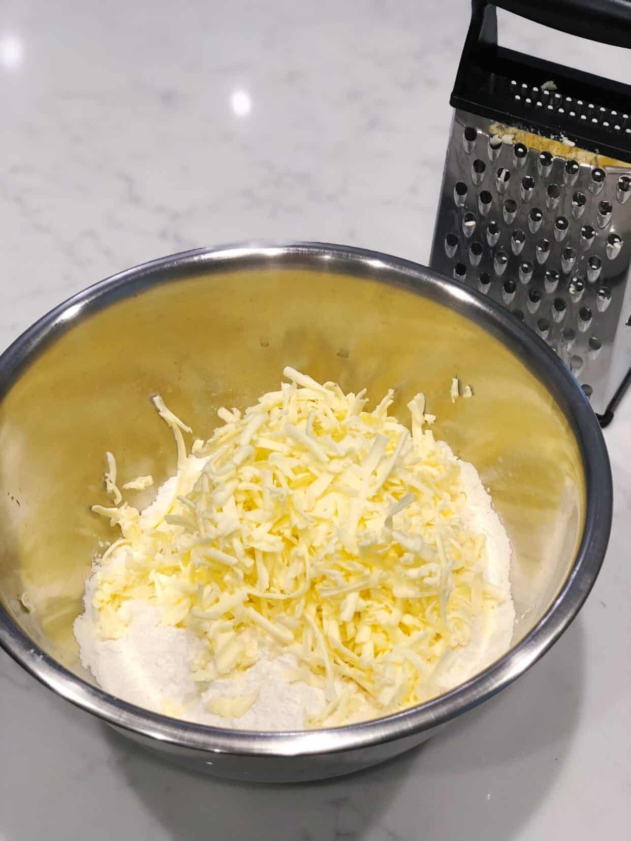 shredded butter with flour