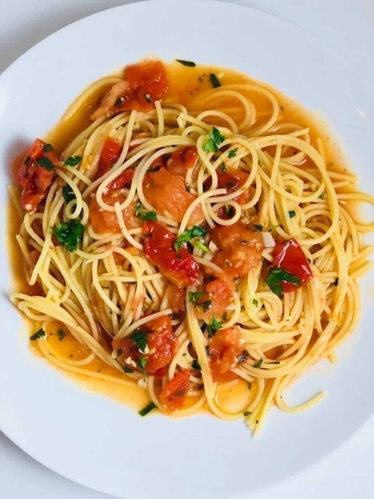 pasta-with-tomatoes-and-anchovie-butter