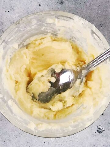 beurre manié mixed together