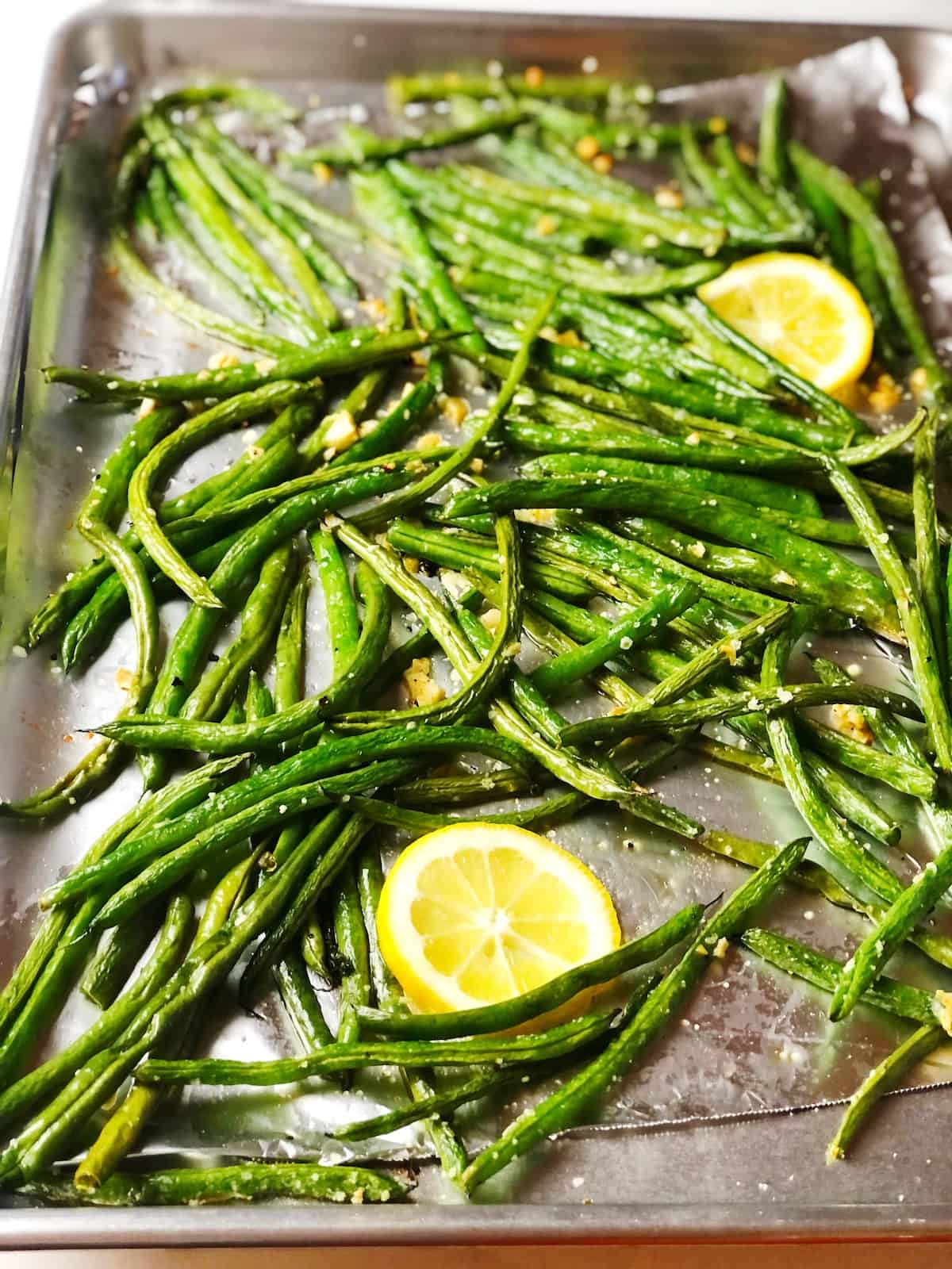 roasted green beans on sheet pan