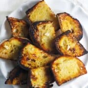 garlic crostini on plate