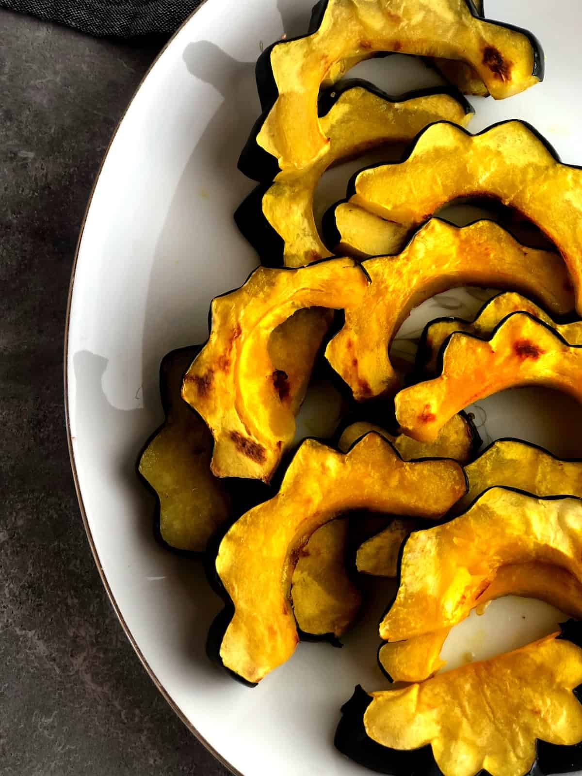 roasted acorn squash slices top view